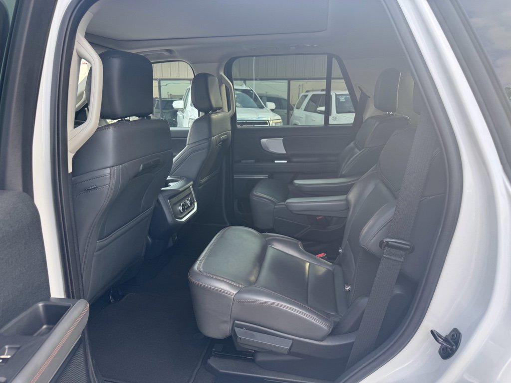 Used 2025 Ford Expedition Active image 12