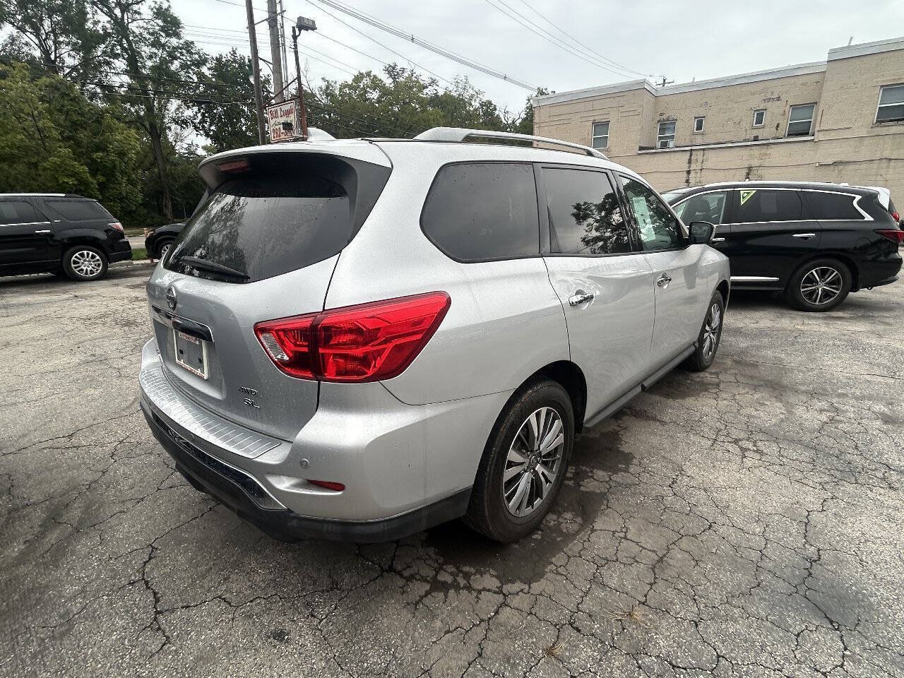 Used 2019 Nissan Pathfinder SL AWD/4WD image 13