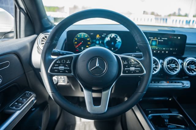 Used 2023 Mercedes-Benz GLB 250 4MATIC image 35