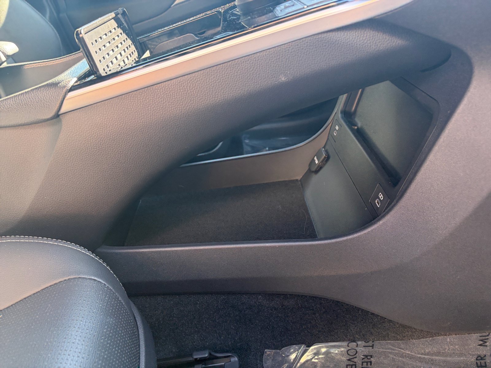 Certified 2025 Subaru Solterra AWD/4WD image 31