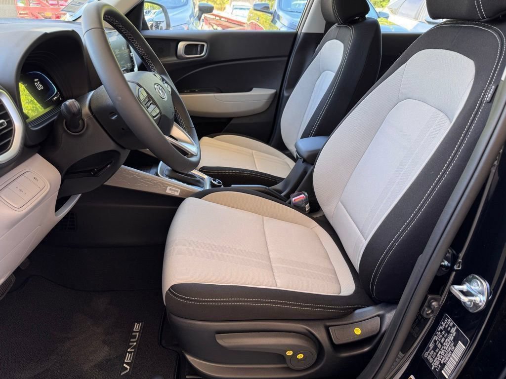 New 2026 Hyundai Venue SEL FWD image 8
