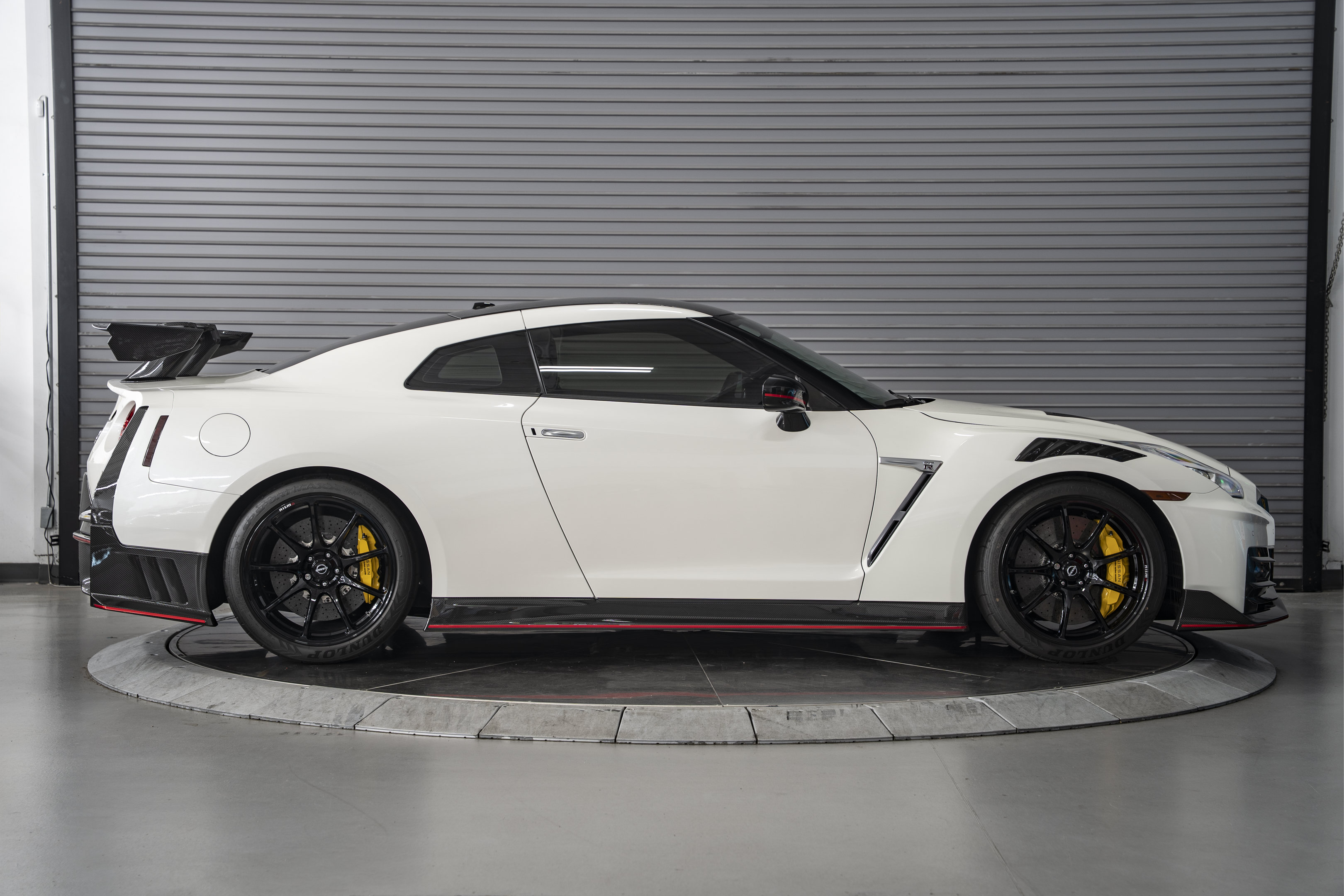 Used 2024 Nissan GT-R NISMO w/ Floor Mat Package AWD/4WD image 6