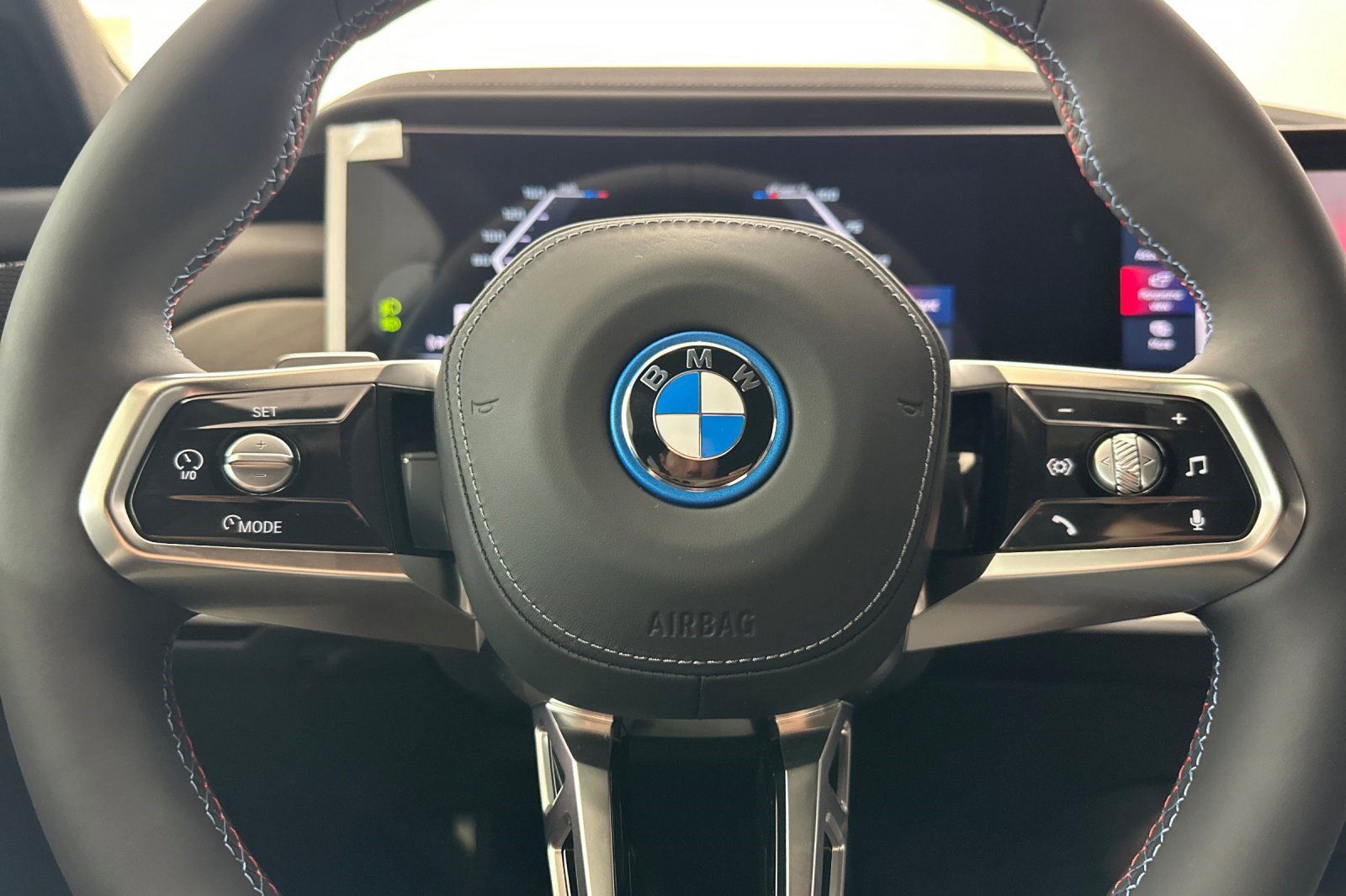 New 2026 BMW i7 M70 w/ Premium Package image 17