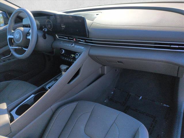 Used 2023 Hyundai Elantra SEL w/ Convenience Package FWD image 21