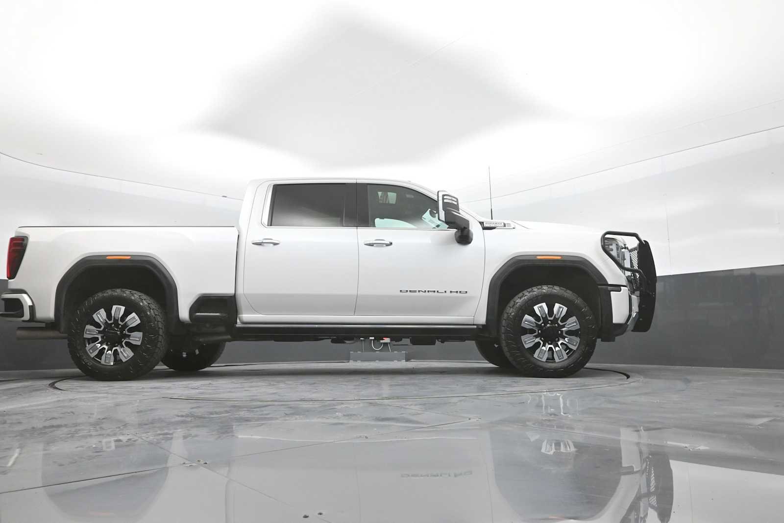 Used 2024 GMC Sierra 3500 Denali w/ Denali Reserve Package AWD/4WD image 44
