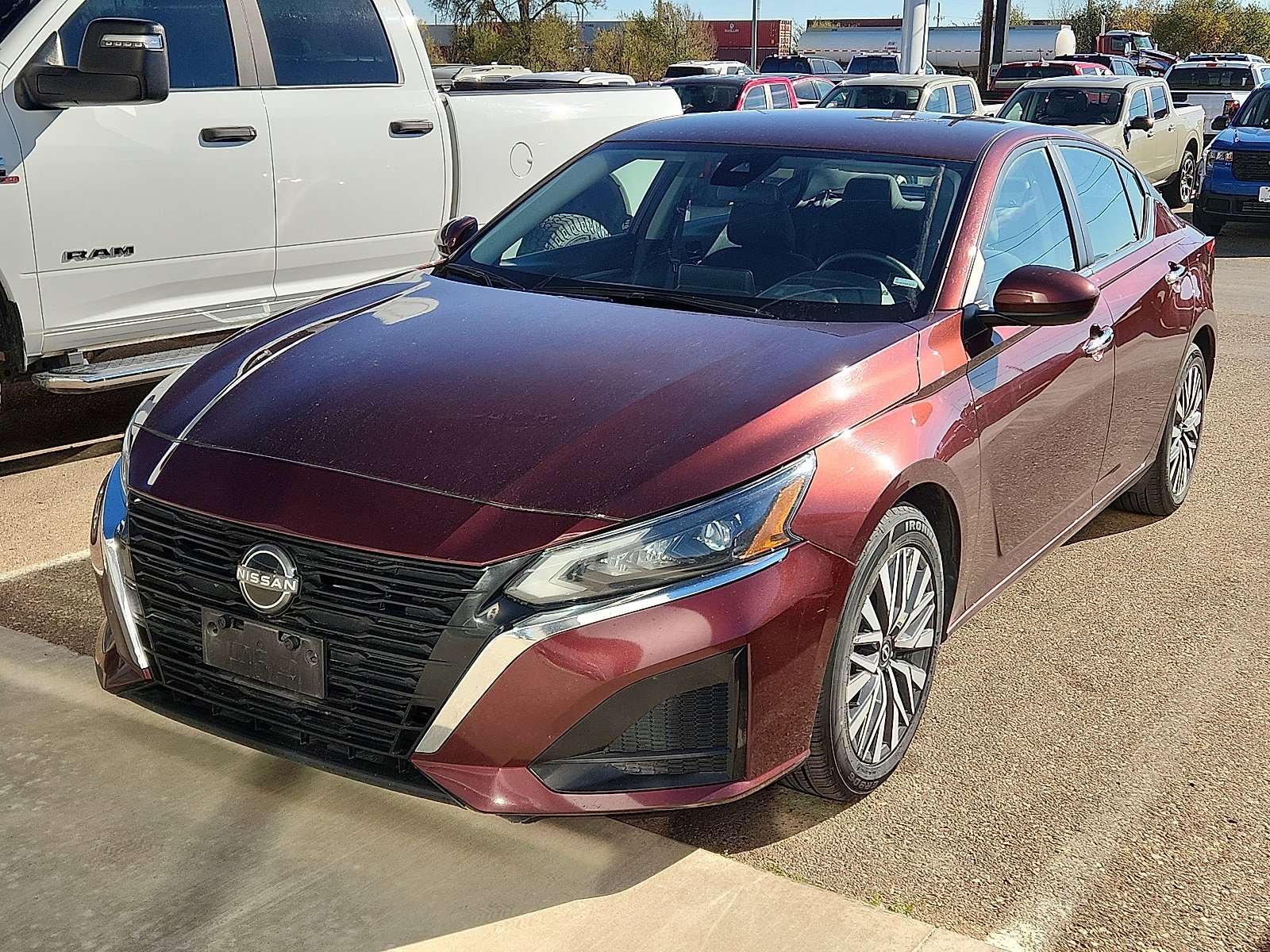 Used 2023 Nissan Altima 2.5 SV