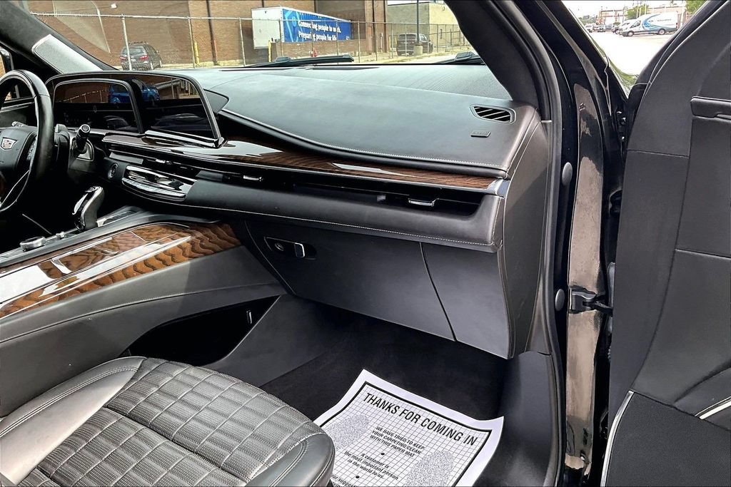 Used 2023 Cadillac Escalade Sport Platinum w/ LPO, ONYX Package AWD/4WD image 15