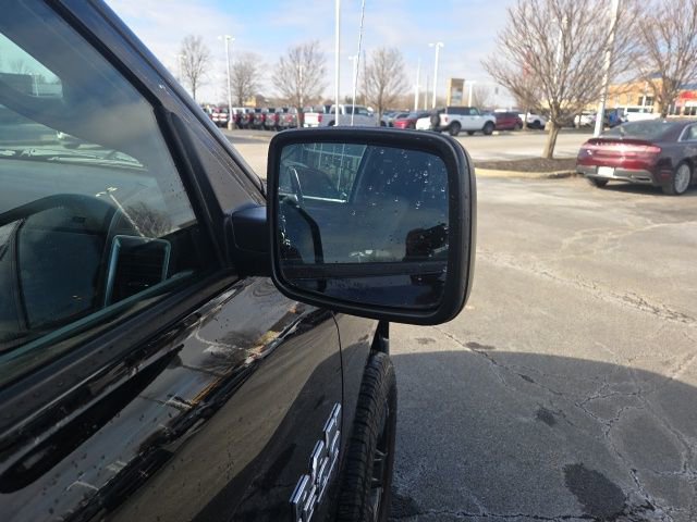 Used 2021 RAM 1500 Classic SLT image 9