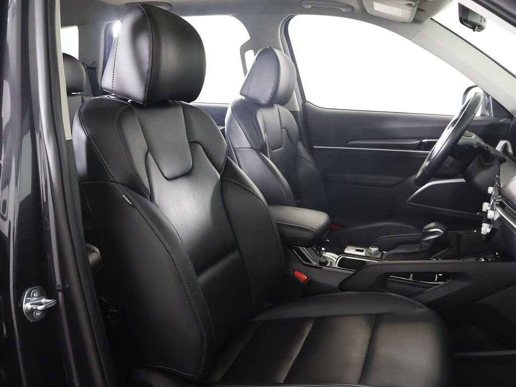 Used 2025 Kia Telluride S image 31