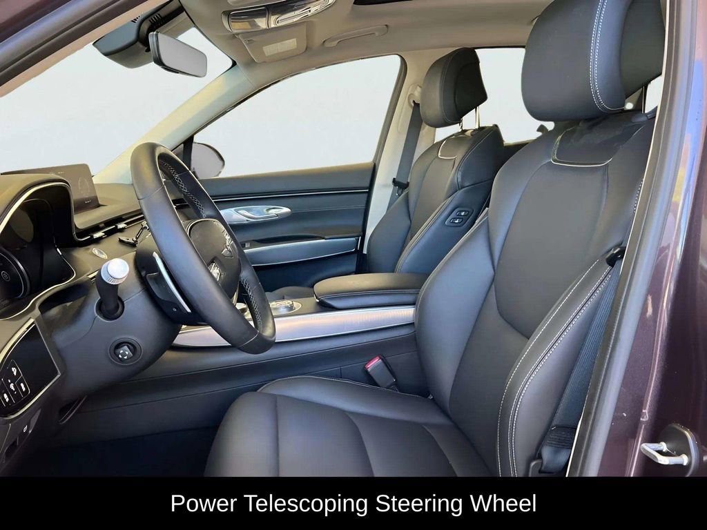 Used 2023 Genesis GV70 2.5T w/ Select Package image 11