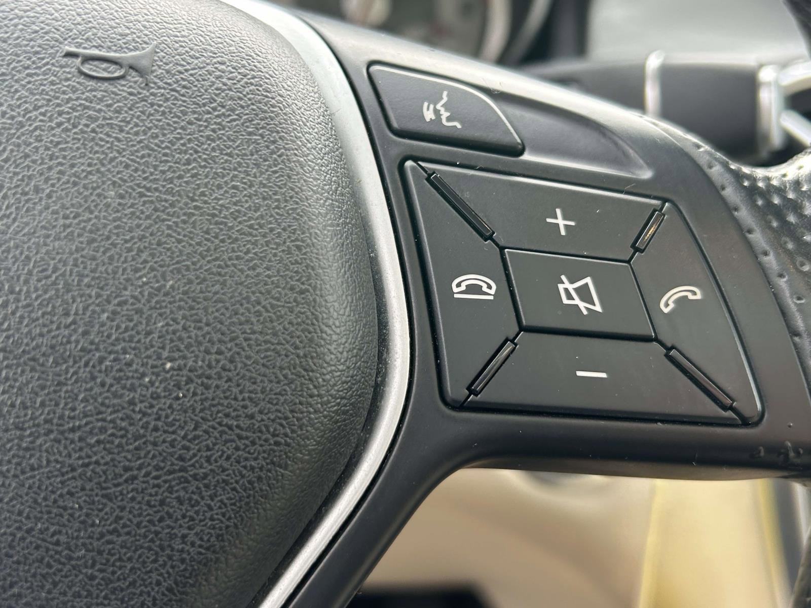 Used 2015 Mercedes-Benz GLA 250 4MATIC image 23