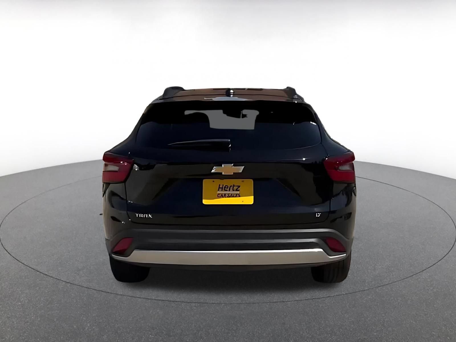 Used 2025 Chevrolet Trax LT w/ LT Convenience Package FWD image 12