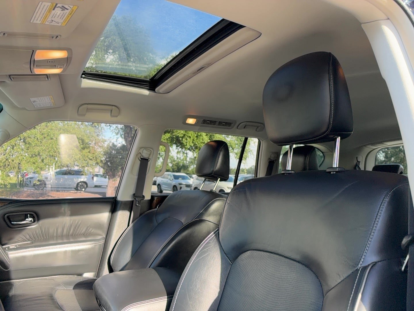Used 2017 INFINITI QX80 2WD w/ Driver Assistance Package image 14