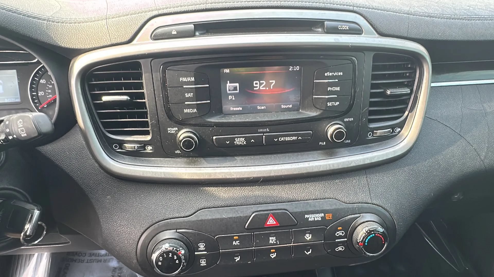 Used 2016 Kia Sorento FWD image 32
