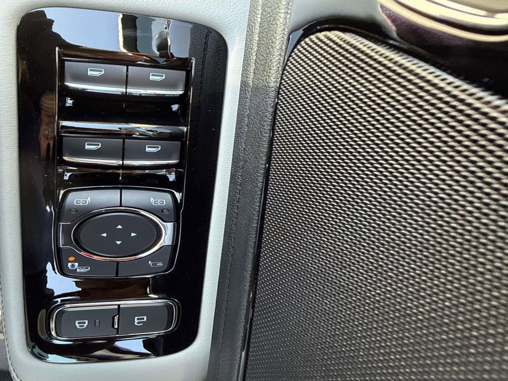 New 2026 Lincoln Aviator 2WD w/ Jet Appearance Package image 20