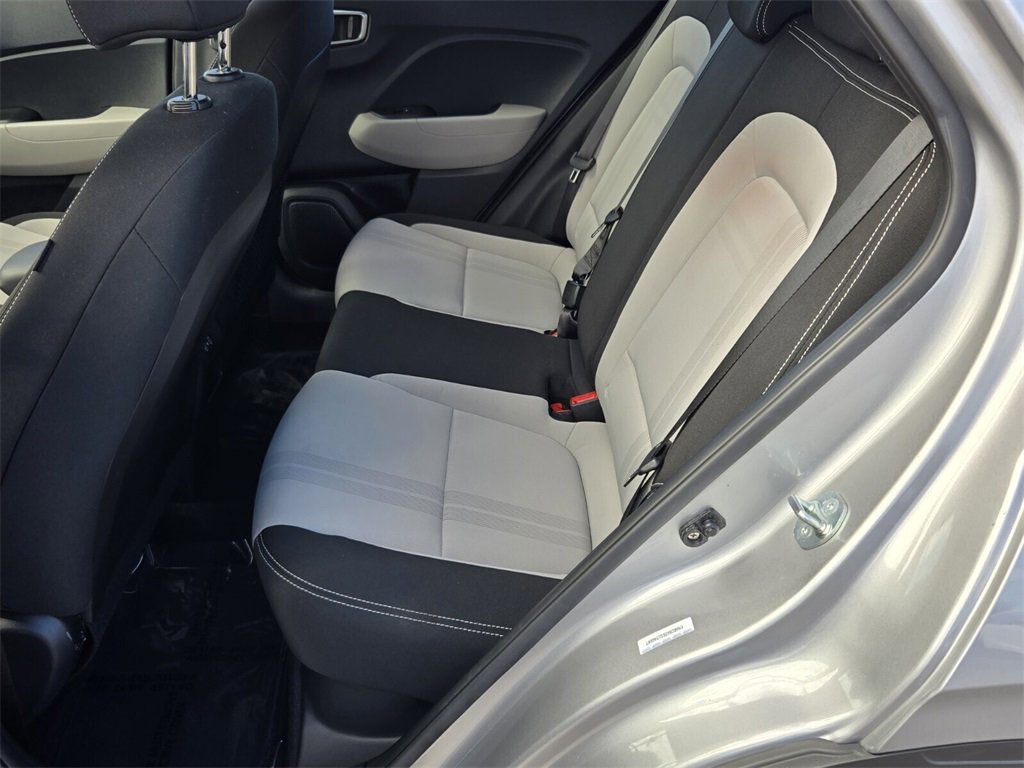 Certified 2025 Hyundai Venue SEL image 12