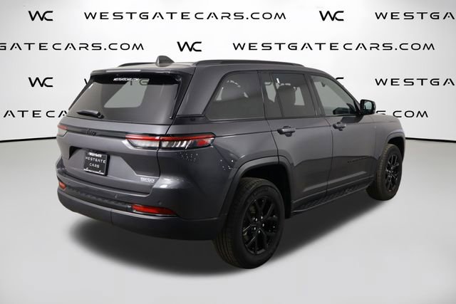 Used 2024 Jeep Grand Cherokee Altitude RWD image 50