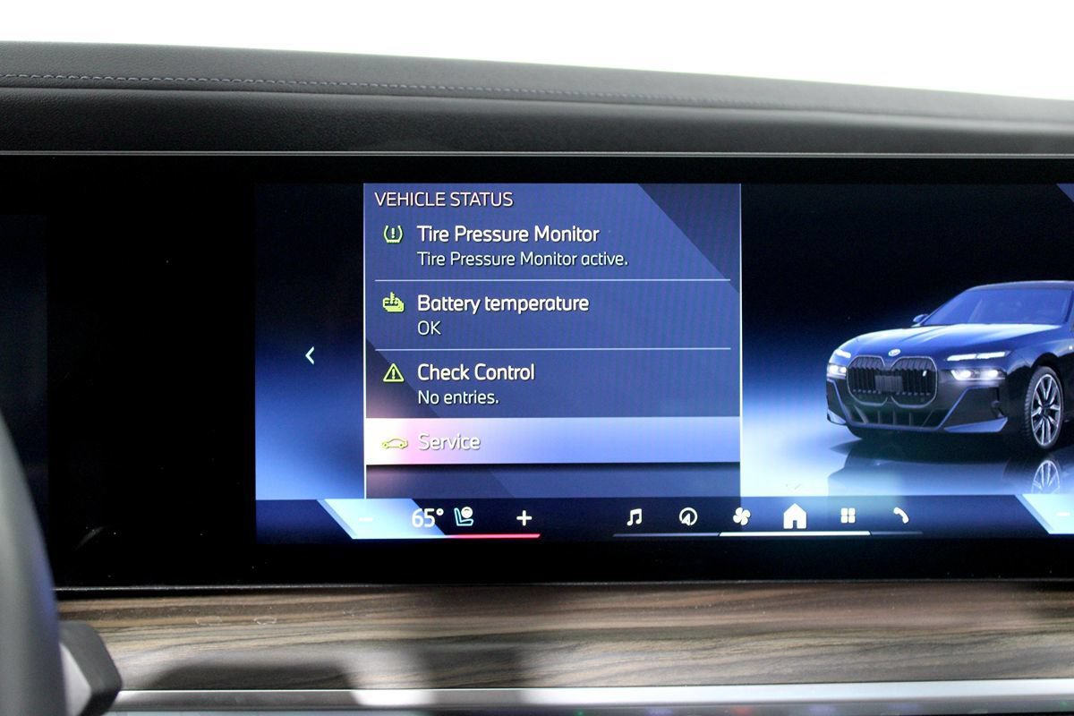 Used 2023 BMW i7 xDrive60 AWD/4WD image 28