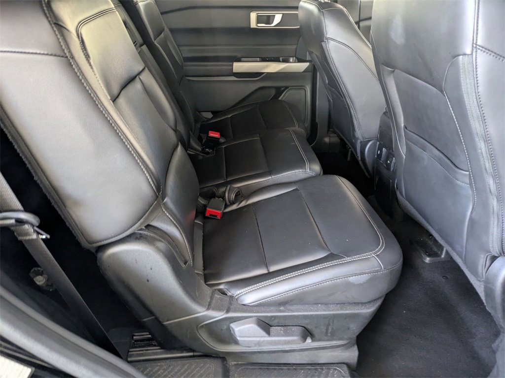 Used 2024 Ford Explorer XLT w/ Equipment Group 202A image 30