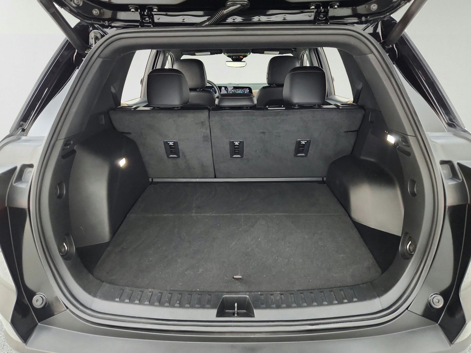 Used 2025 Chevrolet Equinox ACTIV w/ Safety and Technology Package AWD/4WD image 27