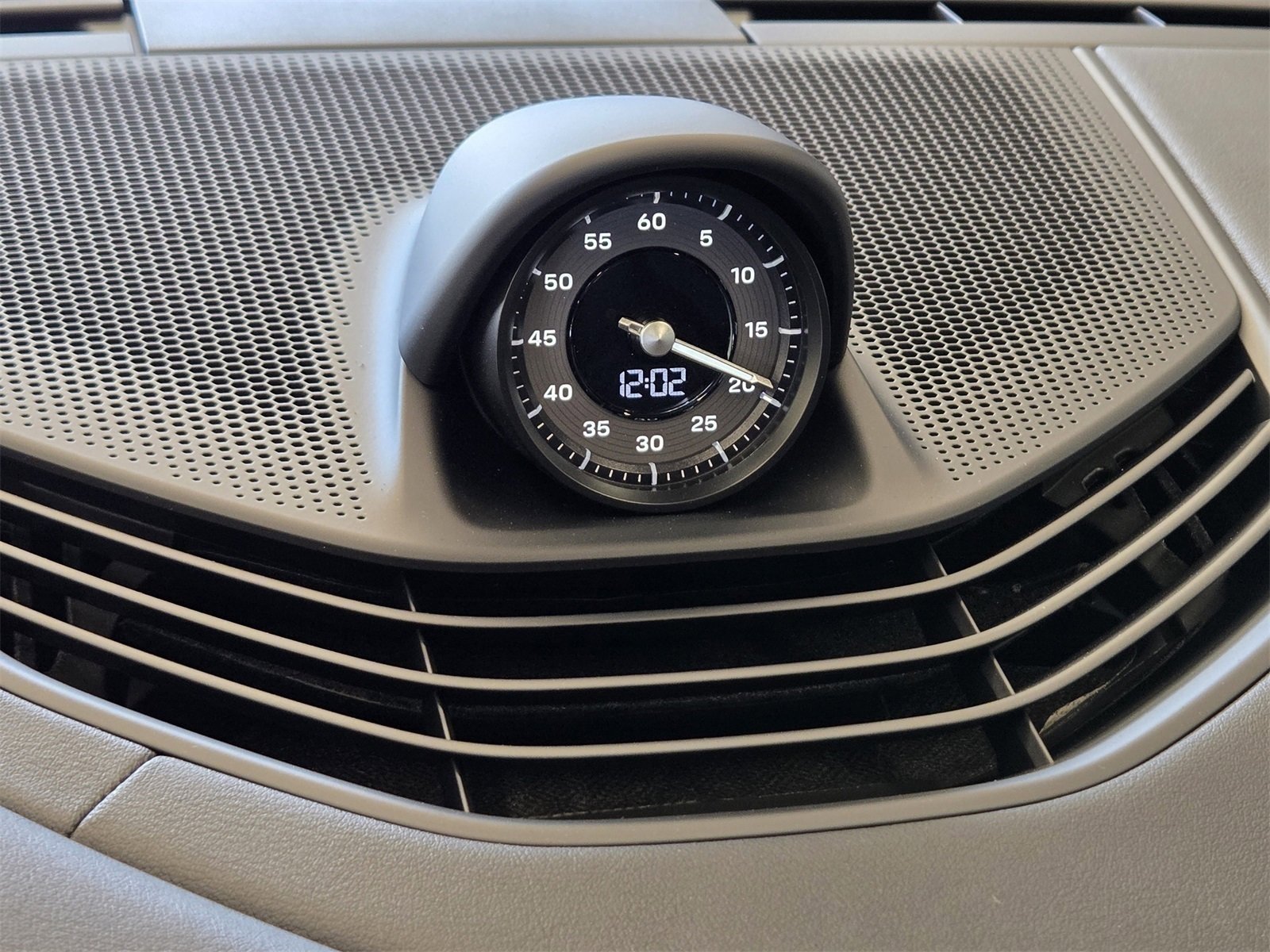 Used 2025 Porsche Taycan Turbo S image 21