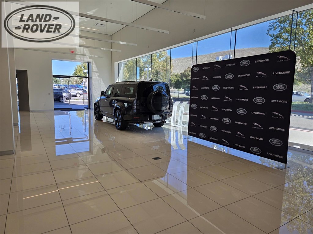 Used 2024 Land Rover Range Rover Sport image 44