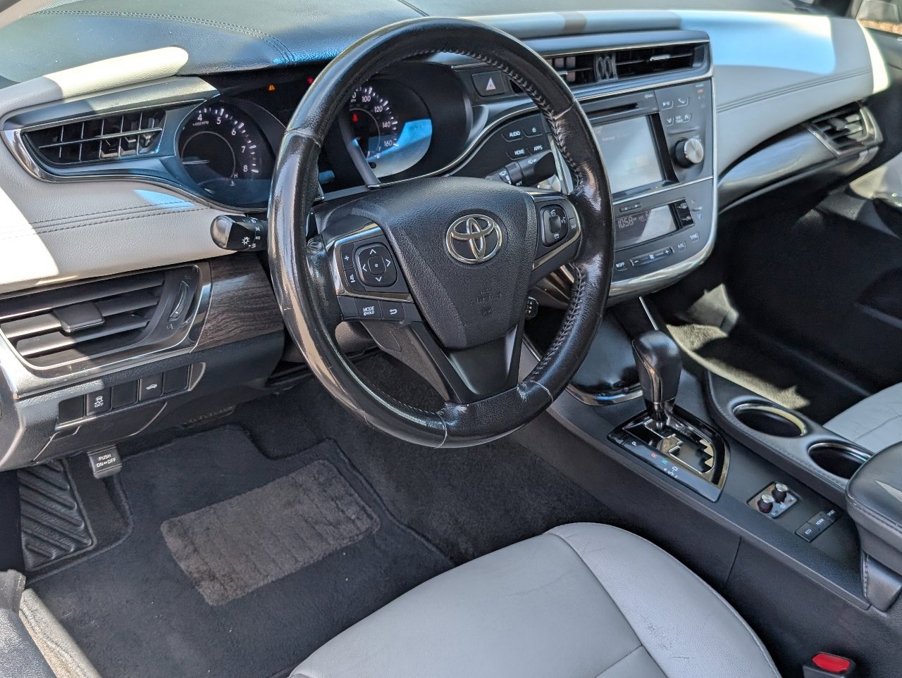 Used 2016 Toyota Avalon XLE FWD image 14