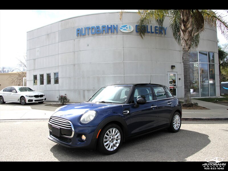 Used 2015 MINI Cooper 4-Door Hardtop w/ Premium Package FWD image 1