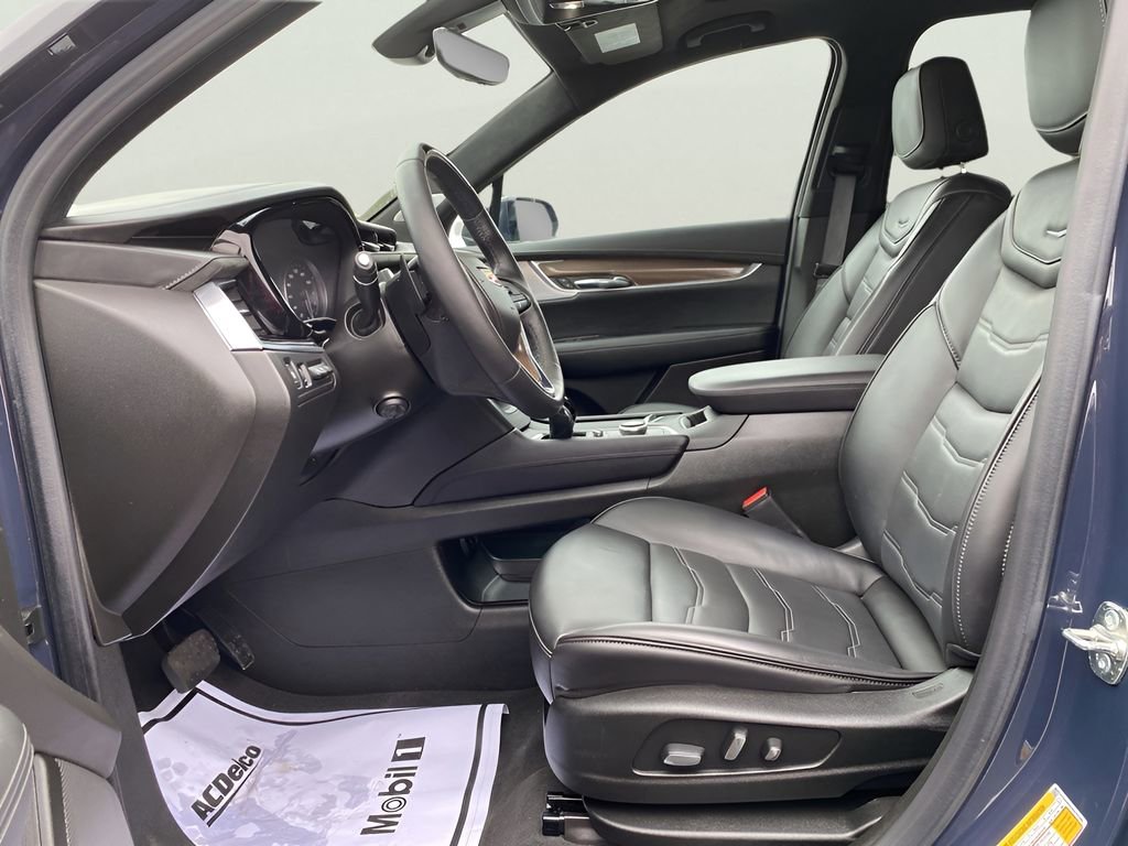 Certified 2024 Cadillac XT6 Premium Luxury w/ Platinum Package image 17