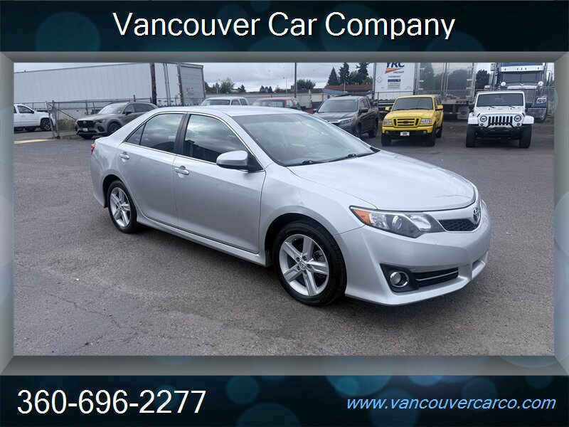 Used 2014 Toyota Camry SE FWD image 8