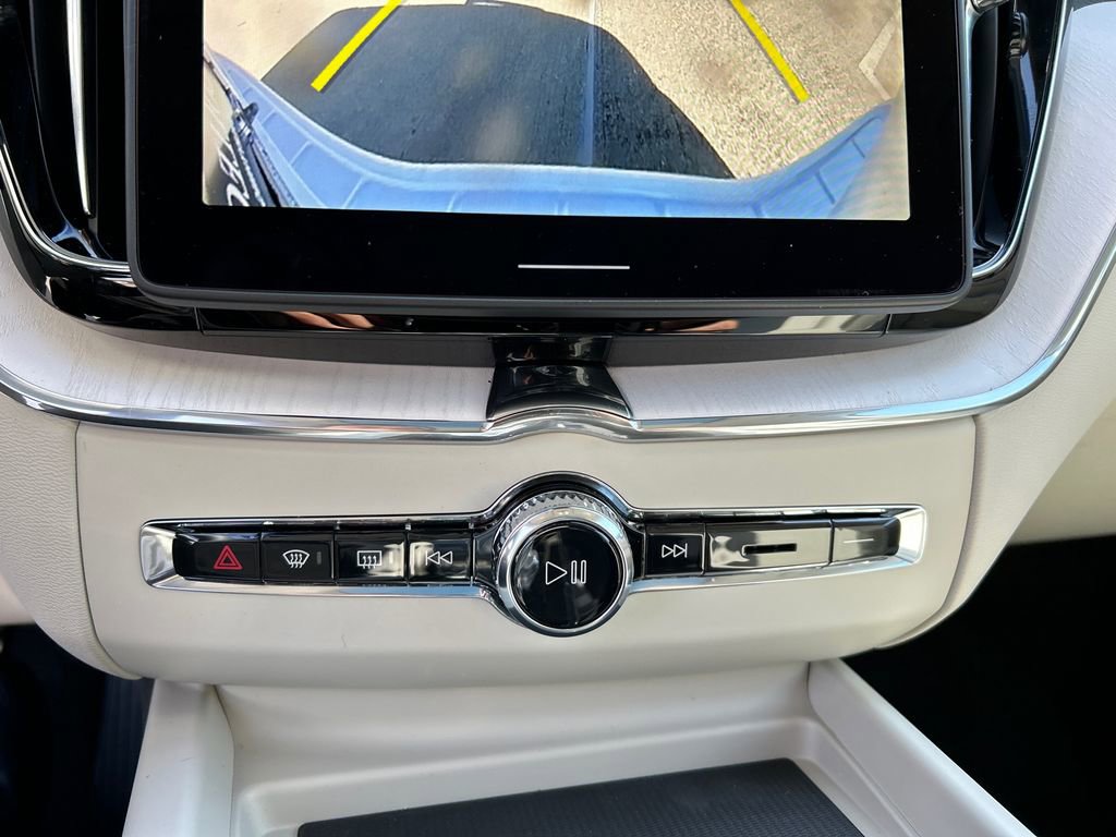 New 2026 Volvo XC60 T8 Ultra w/ Protection Package Premier image 18