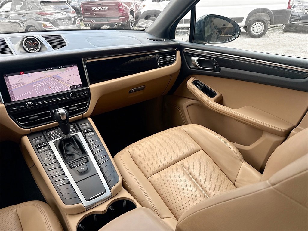 Used 2021 Porsche Macan image 25