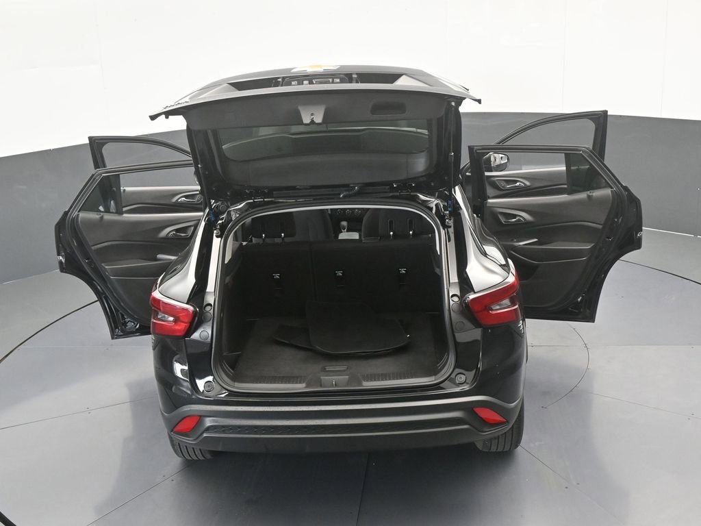 Used 2024 Chevrolet Trax LS image 66