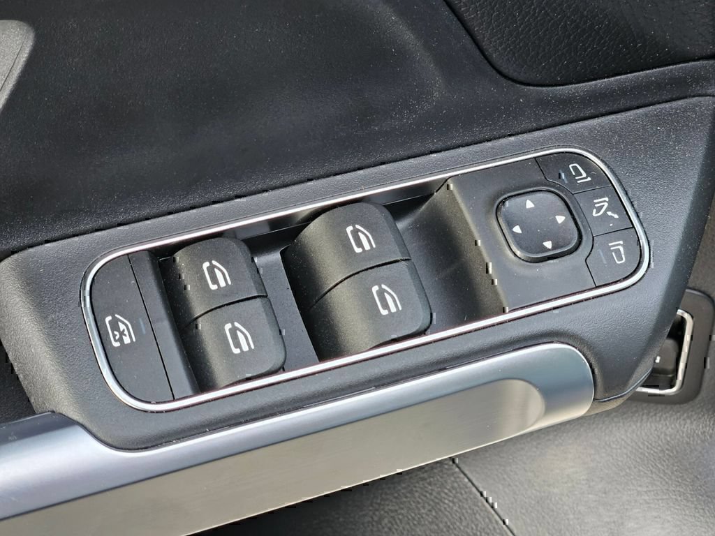 Certified 2024 Mercedes-Benz GLB 250 4MATIC image 15