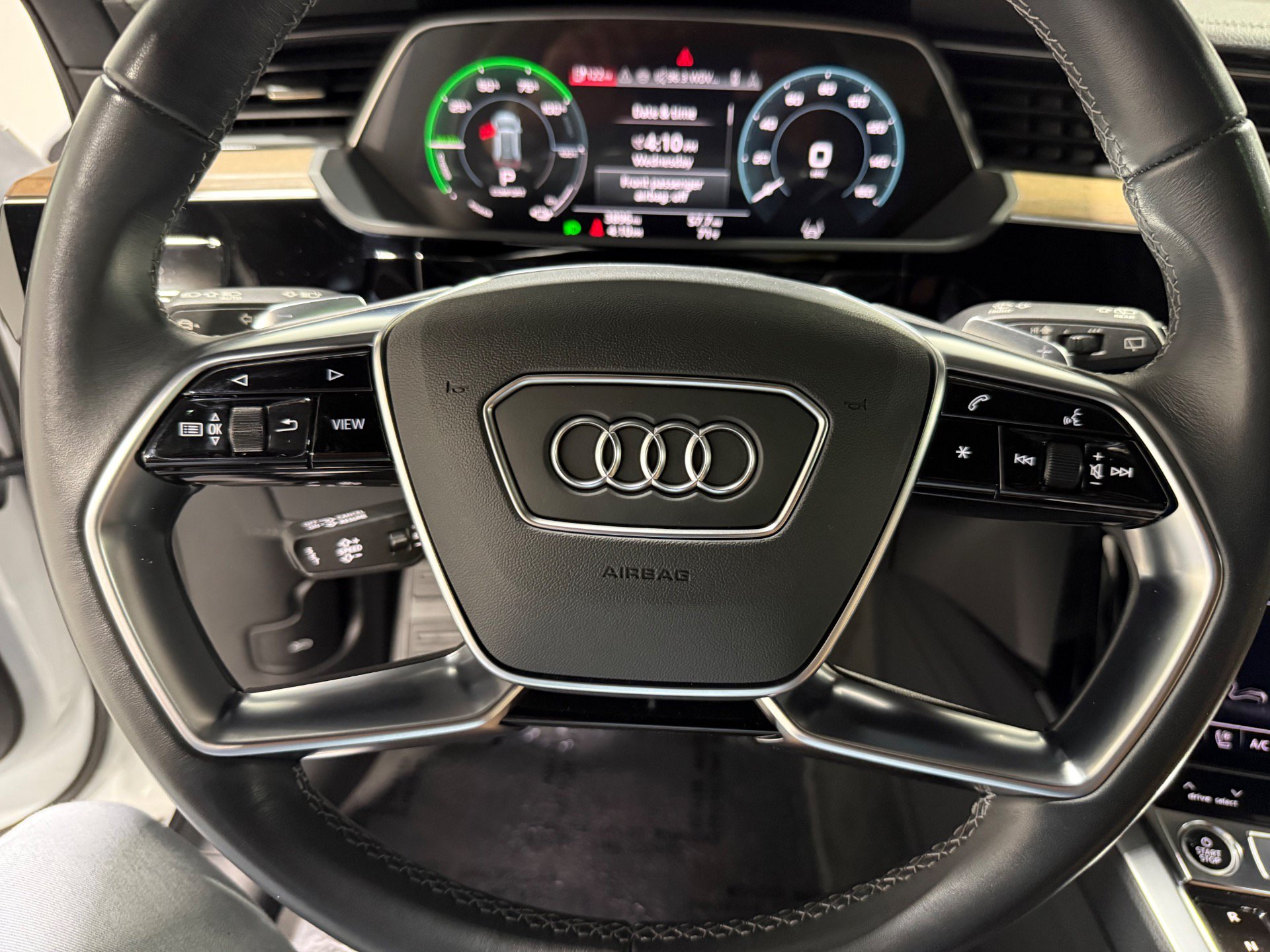 Used 2024 Audi Q8 e-tron Premium Plus w/ Premium Plus Package AWD/4WD image 21