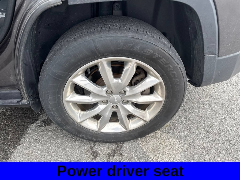 Used 2017 Jeep Cherokee Limited AWD/4WD image 9