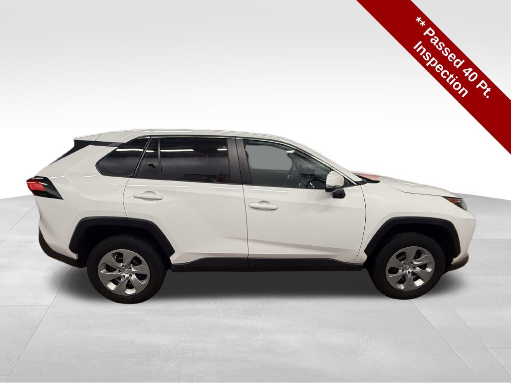 Used 2022 Toyota RAV4 LE AWD/4WD image 9