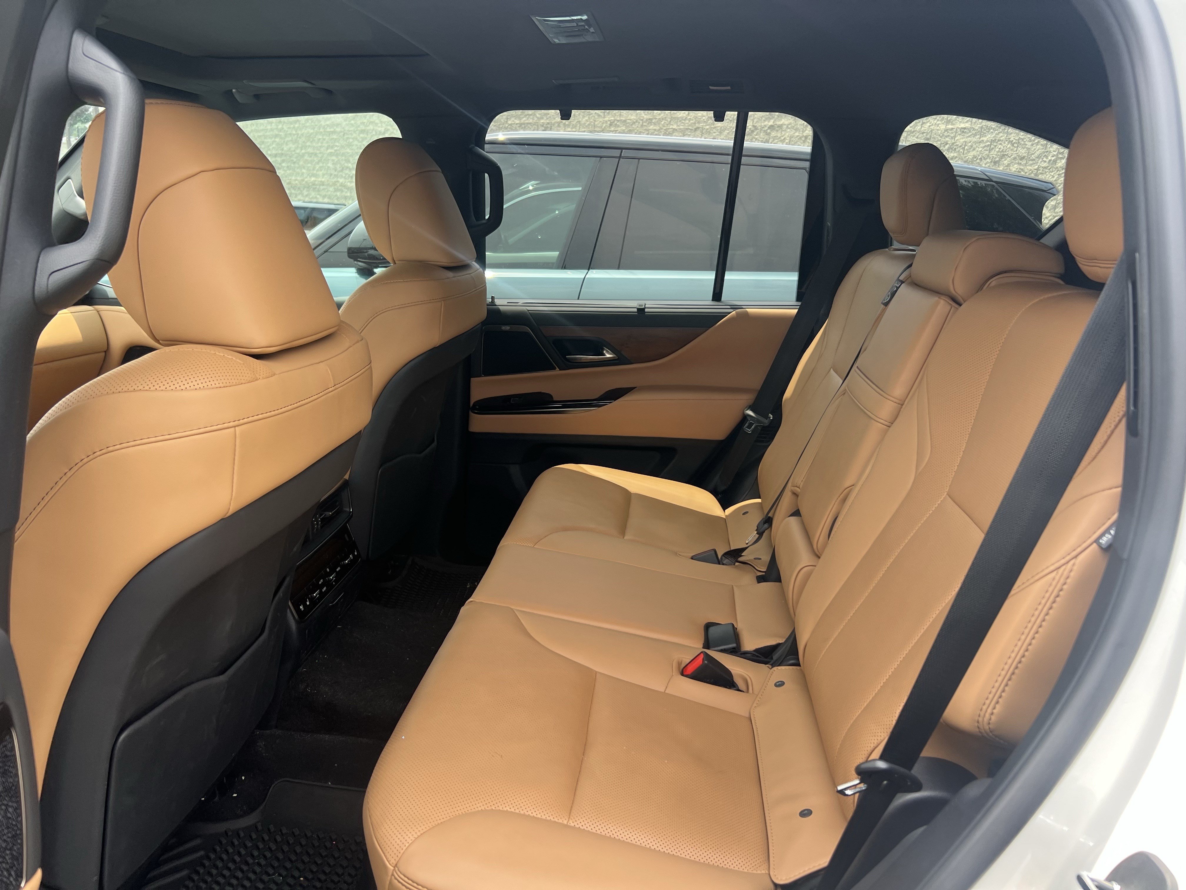 Used 2025 Lexus LX 700h Luxury w/ Appearance Package AWD/4WD image 33