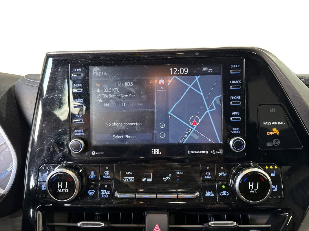 Used 2022 Toyota Highlander Limited image 17