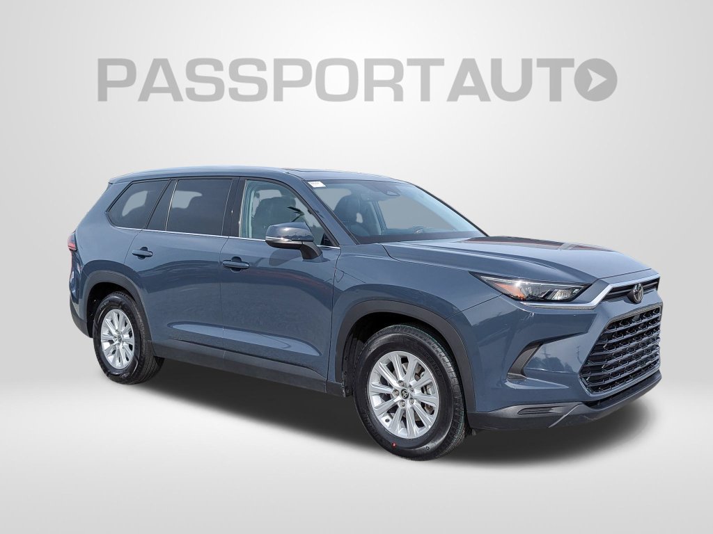 Used 2025 Toyota Grand Highlander AWD image 11