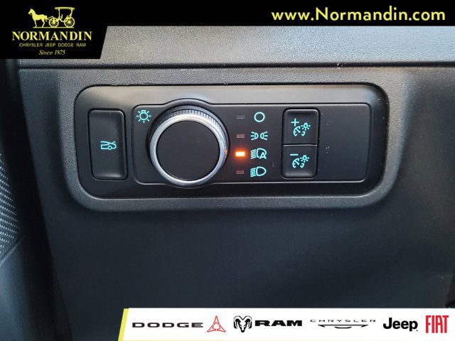 Used 2024 Ford Mustang Coupe RWD image 14