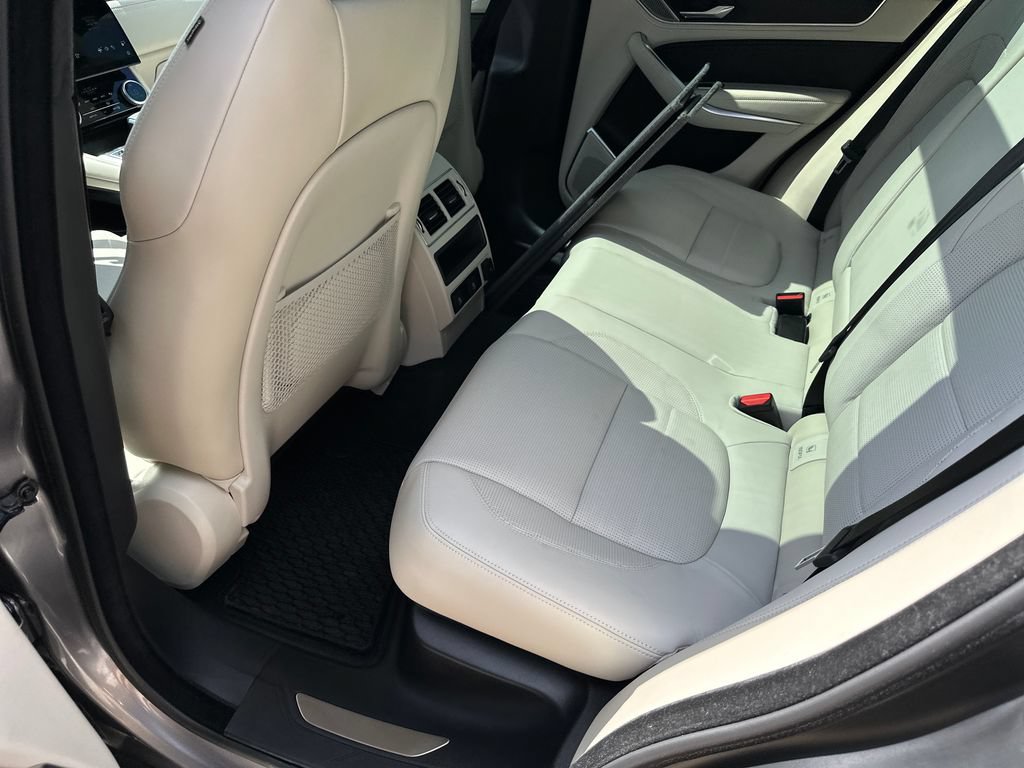 Used 2024 Jaguar F-PACE R-Dynamic S AWD/4WD image 39