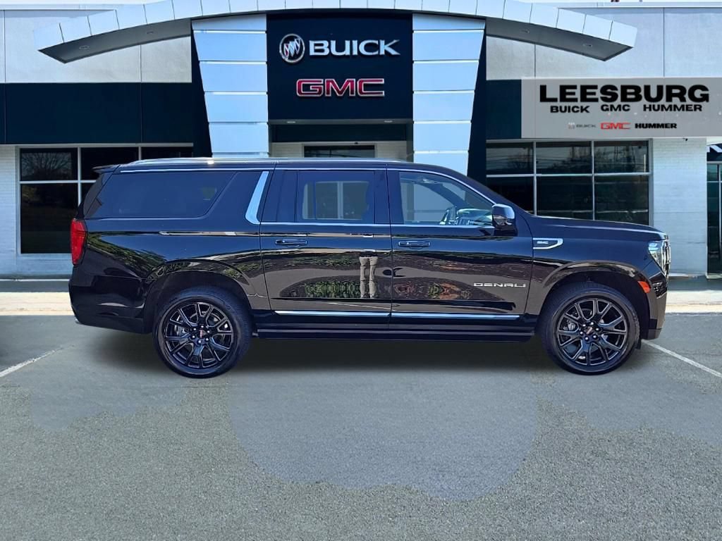 Used 2024 GMC Yukon XL Denali AWD/4WD image 8