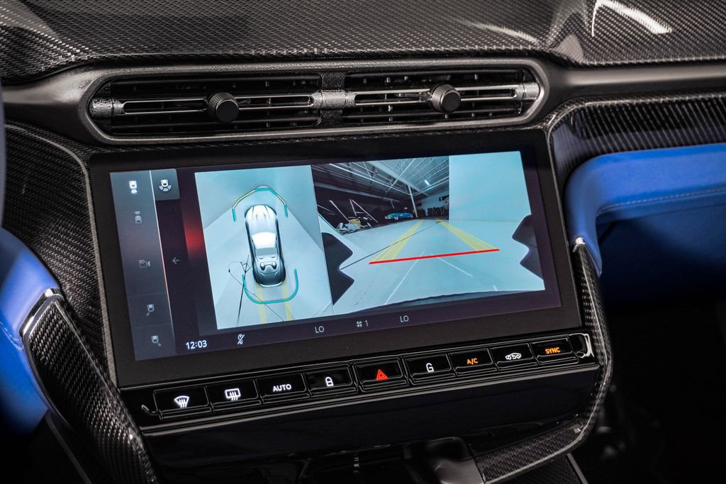 Used 2026 Aston Martin Vanquish Convertible RWD image 31