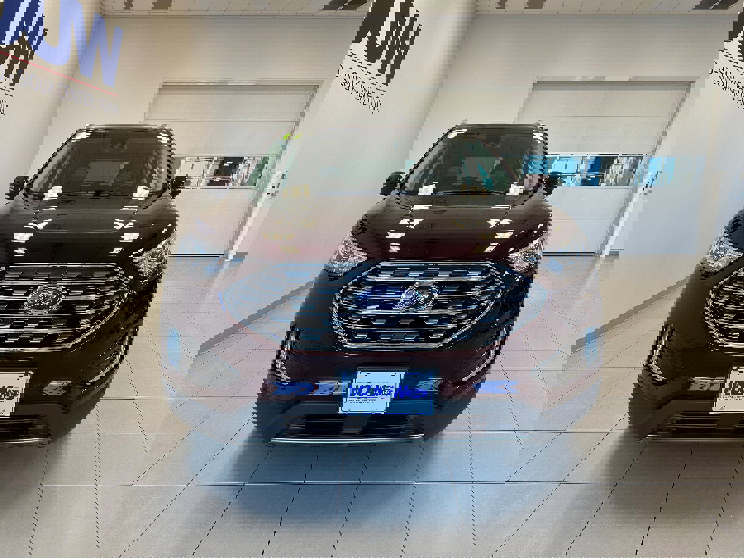 Used 2019 Ford Edge Titanium w/ Cold Weather Package image 3