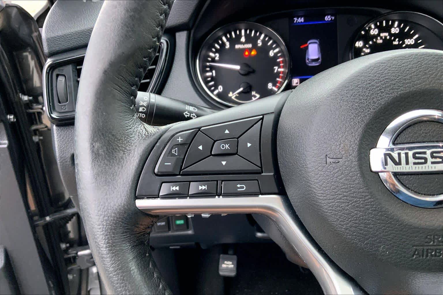 Used 2019 Nissan Rogue SV FWD image 23
