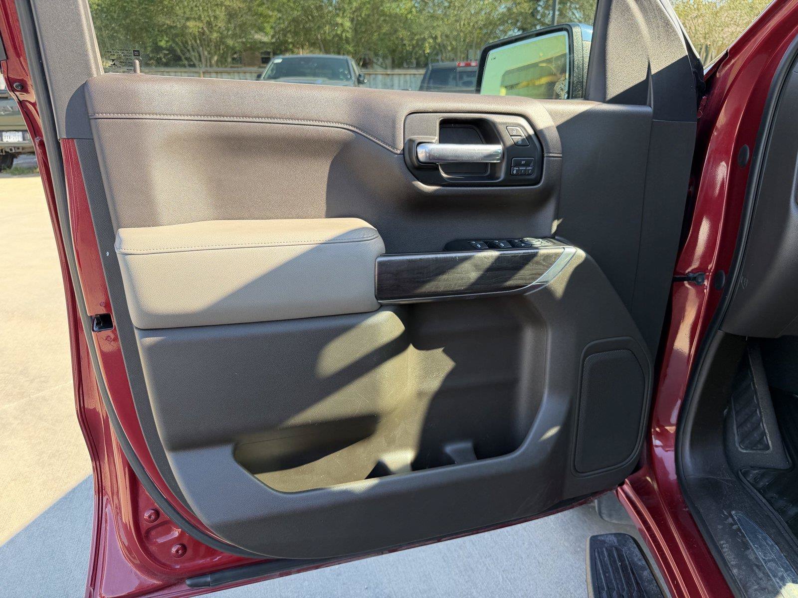 Used 2019 Chevrolet Silverado 1500 LTZ w/ LTZ Texas Edition RWD image 12
