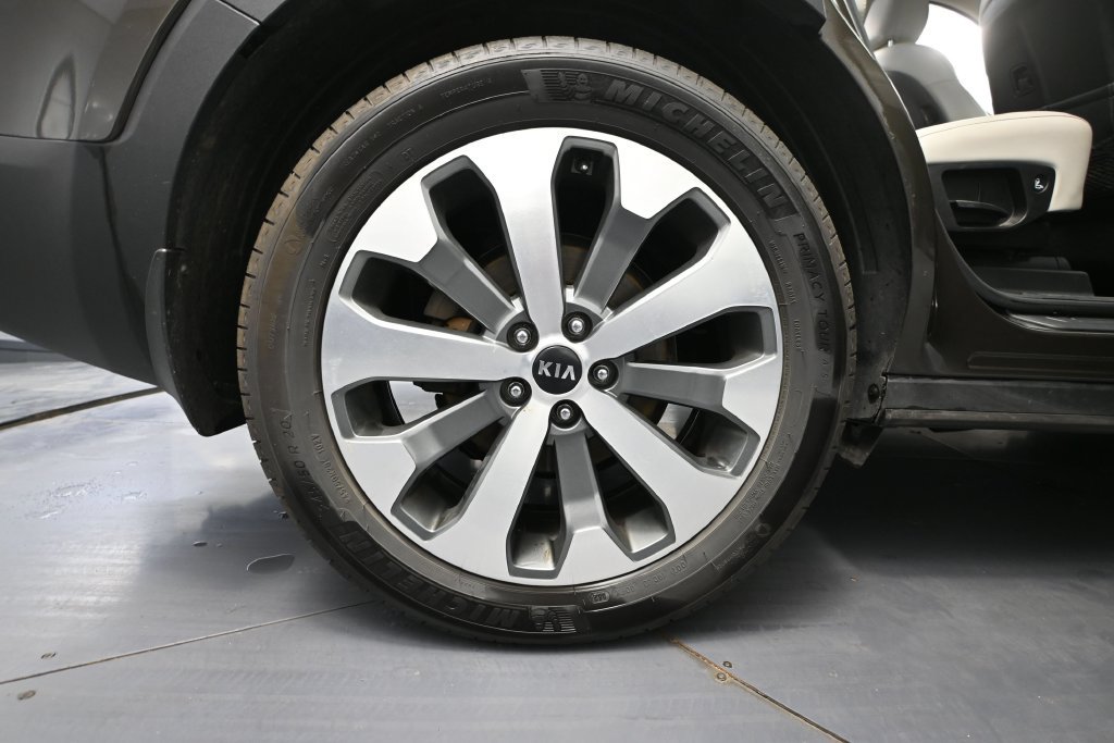 Used 2020 Kia Telluride S w/ S 8 Passenger Seating Package AWD/4WD image 11