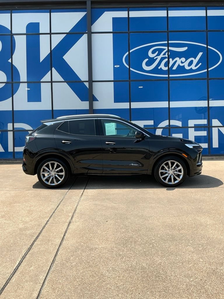 Used 2026 Buick Encore GX Avenir w/ Avenir Technology Package FWD image 4