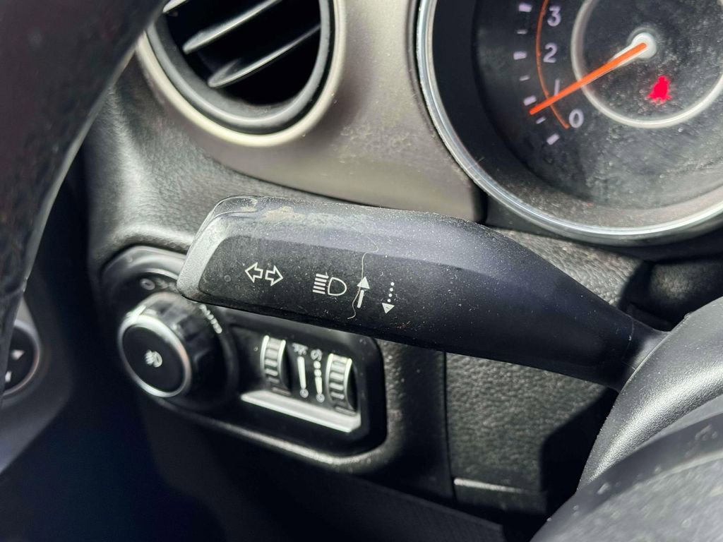 Used 2018 Jeep Wrangler Unlimited Sport S AWD/4WD image 22